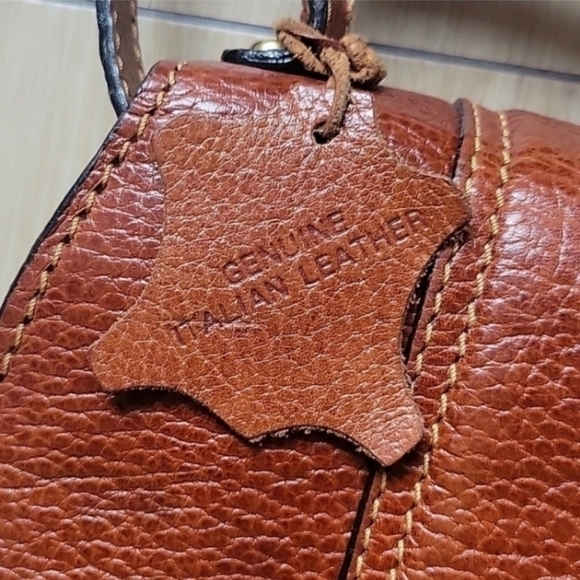 GI-GIANO GENUINE ITALIAN LEATHER Crossbody Bag - Picture 6 of 9